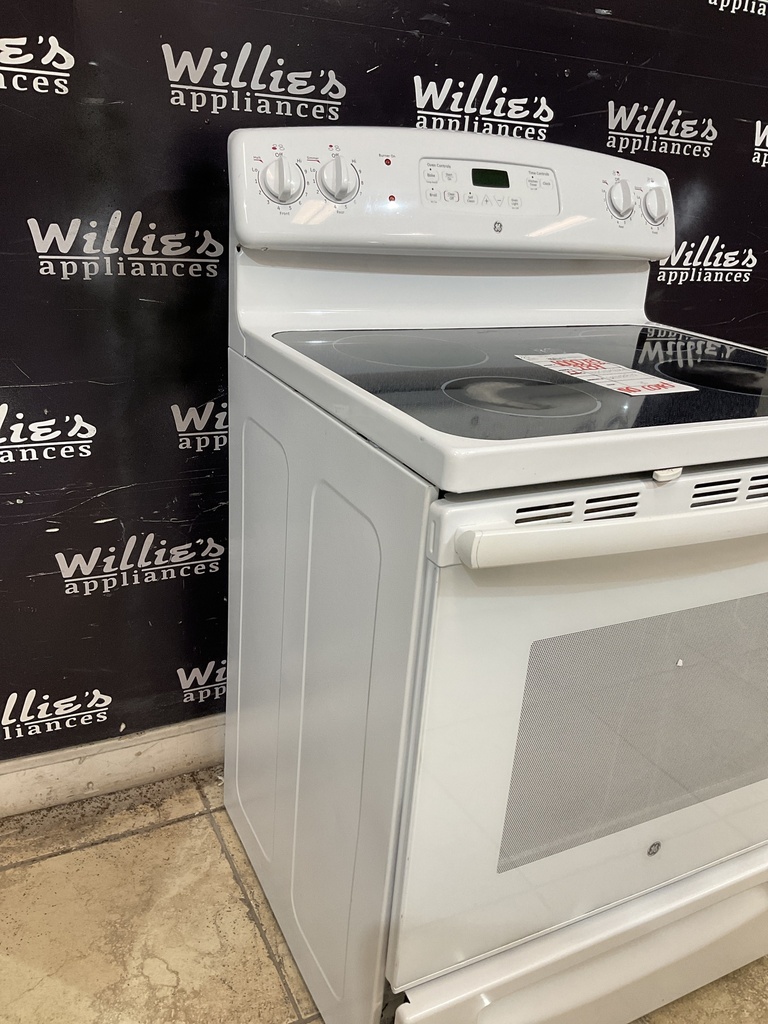 Ge Used Electric Stove 220volts (40/50 AMP) 30inches {no cord} (White)