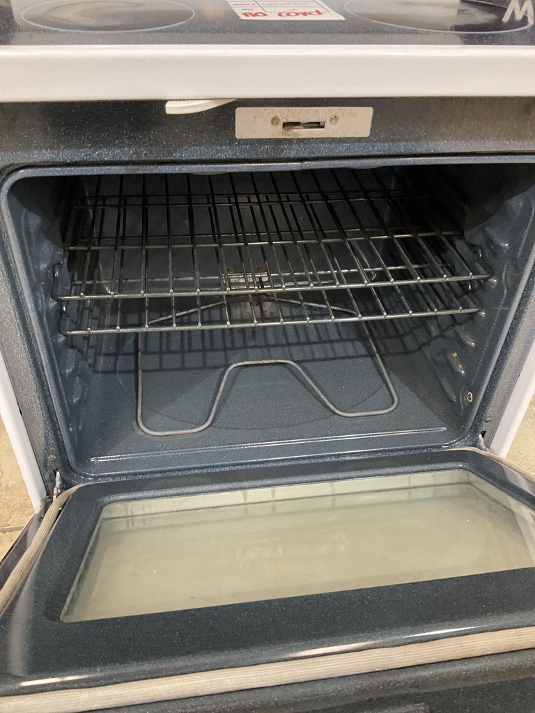 Ge Used Electric Stove 220volts (40/50 AMP) 30inches {no cord} (White)