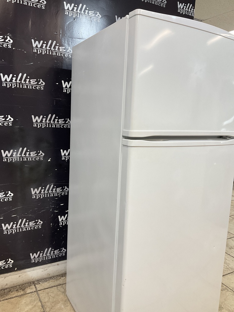 Amana Used Refrigerator Top and Bottom 28x68 (White) 