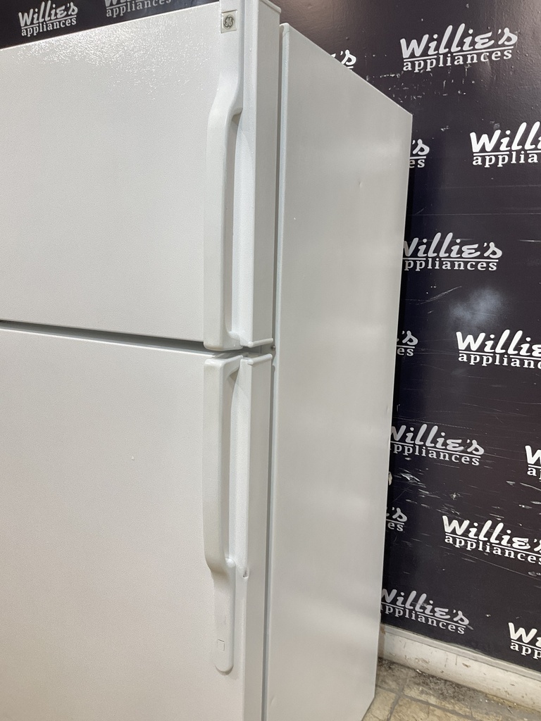 Ge Used Refrigerator Top and Bottom 28x62 (White)