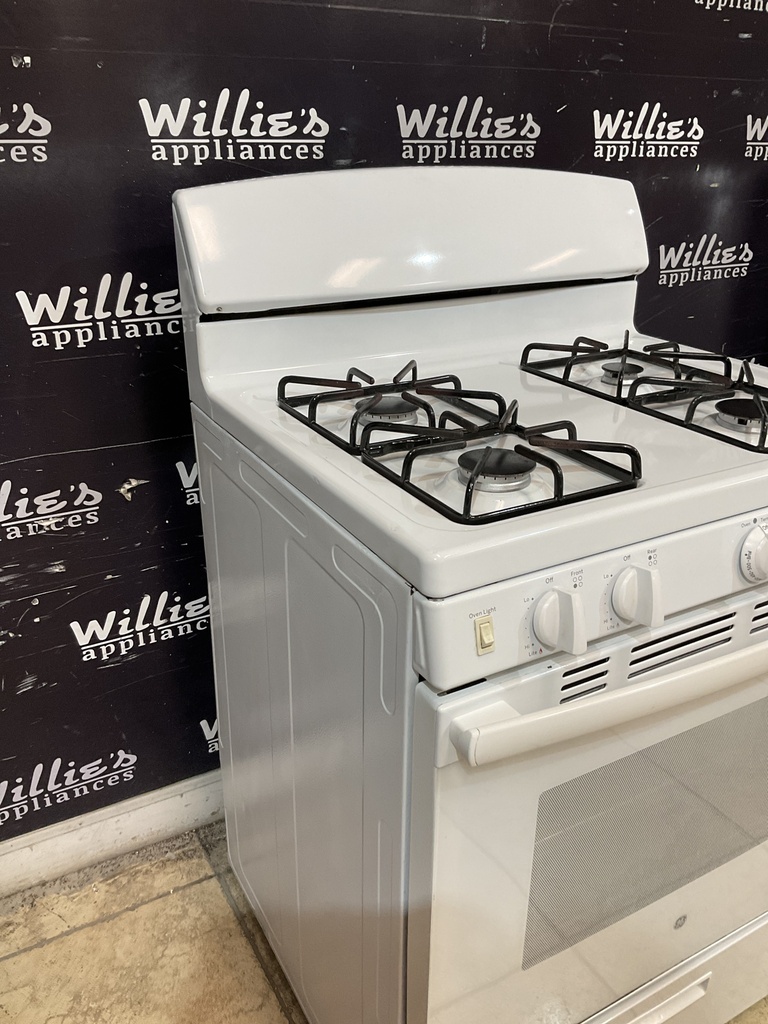 Ge Used Natural Gas Stove 30inches  (White) 