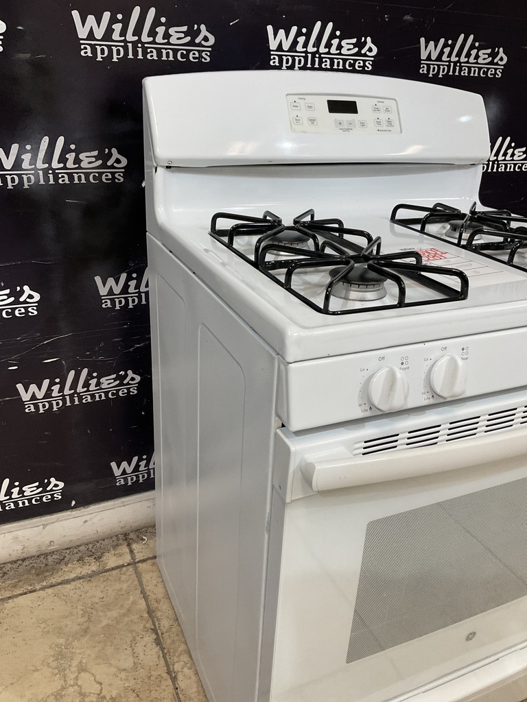 Ge Used Natural Gas stove 30inches (White) 