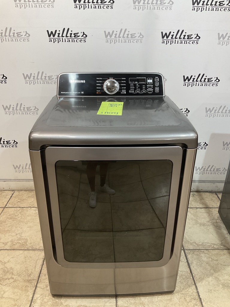 Samsung Used Electric Dryer 220volts (30 AMP) 27inches {3 prong}