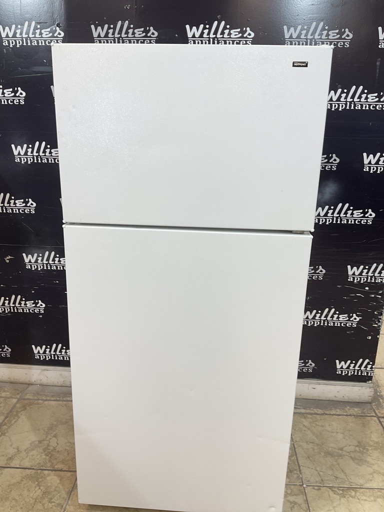 Hotpoint Used Refrigerator Top and Bottom 28x61 1/2” 