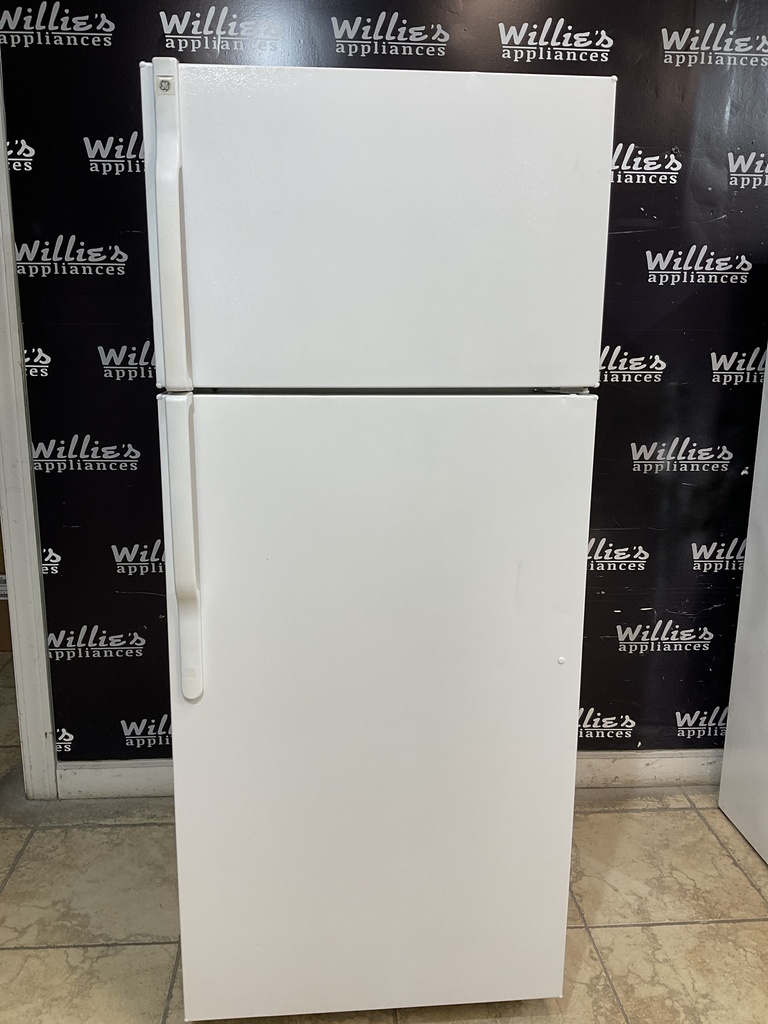 Ge Used Refrigerator Top and Bottom 28x67 