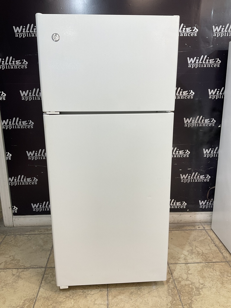 Ge Used Refrigerator Top and Bottom 28x64