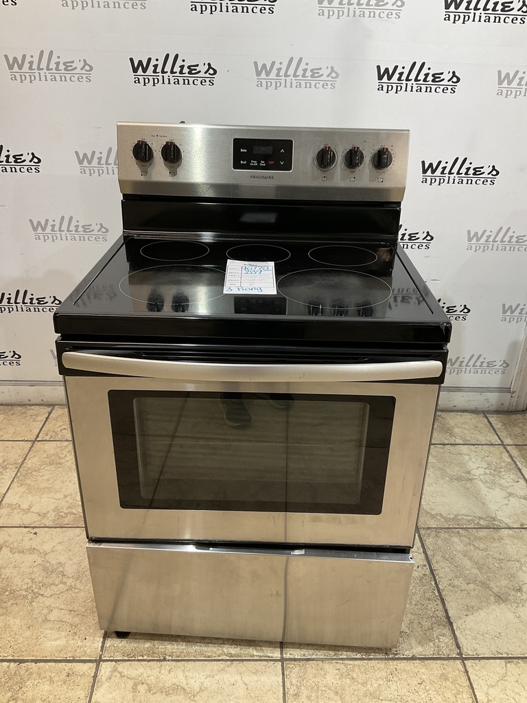 Frigidaire Used Electric Stove 220volts (40/50 AMP) 30inches {3 prong}