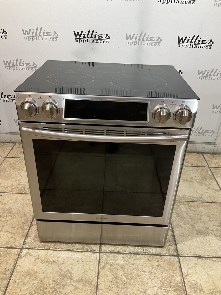 Samsung Used Electric Stove 220volts (40/50 AMP) 30inches {no cord} (Stainless steel) 