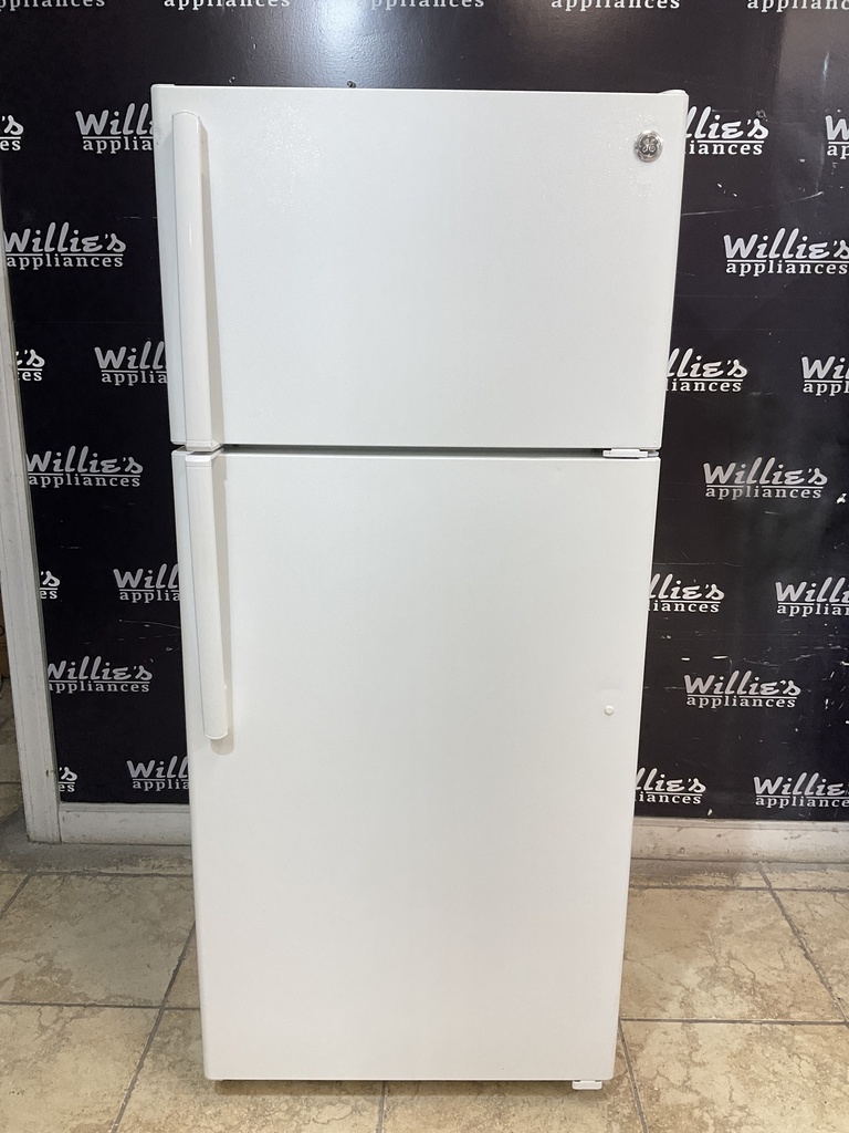 Ge Used Refrigerator Top and Bottom 28x64