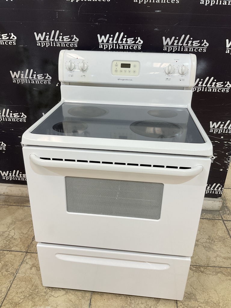 Frigidaire Used Electric Stove 220volts (40/50 AMP) 30inches {3 prong} (White)