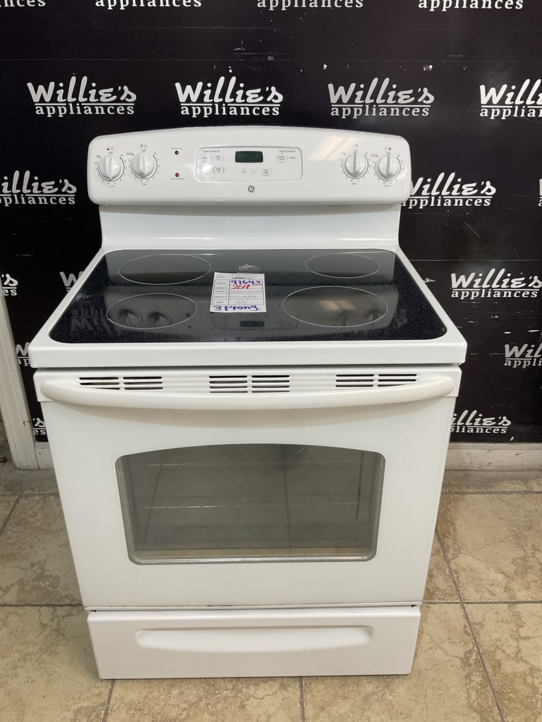 Ge Used Electric Stove 220volts (40/50 AMP) 30inches {3 prong} (White) 
