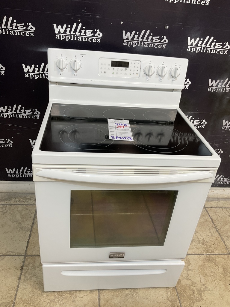 Frigidaire Used Electric Stove 220volts (40/50 AMP) 30inches {3 prong} 