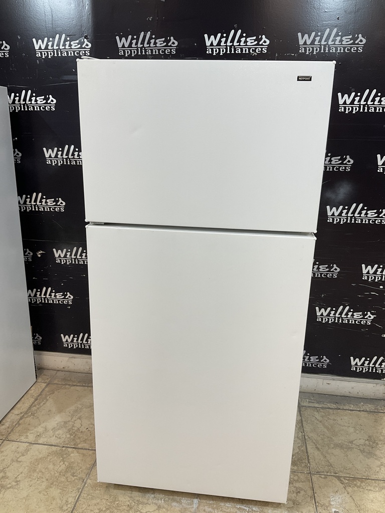 Hotpoint Used Refrigerator Top and Bottom 28x61 1/2” (White) 