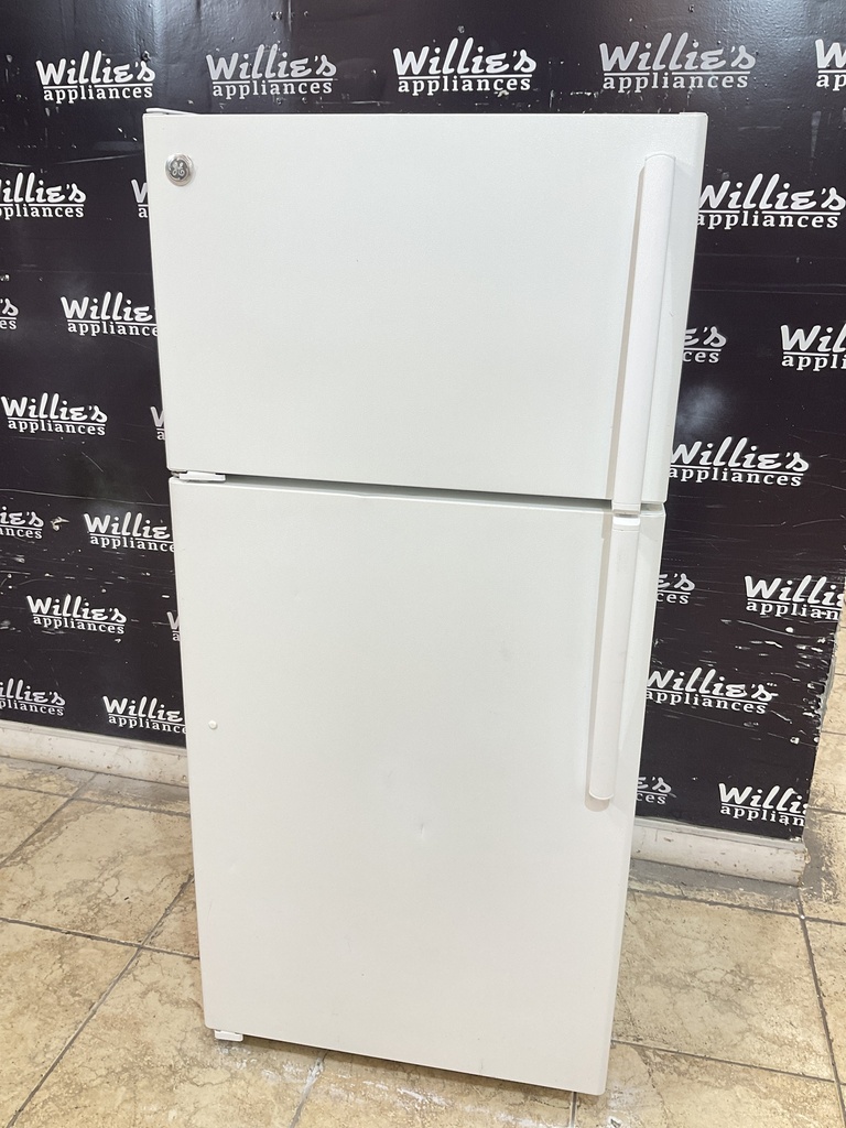 Ge Used Refrigerator Top and Bottom 28x61 (White) 