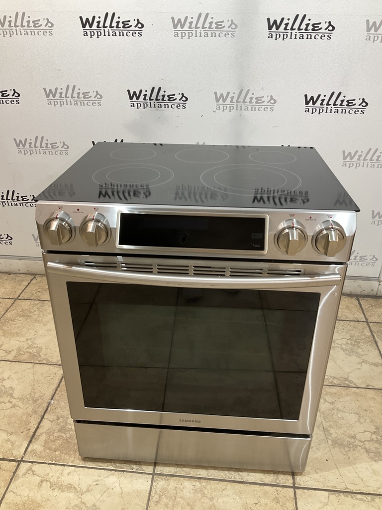 Samsung Used Electric Stove 220volts (40/50 AMP) 30inches {4 prong} (Stainless steel) 