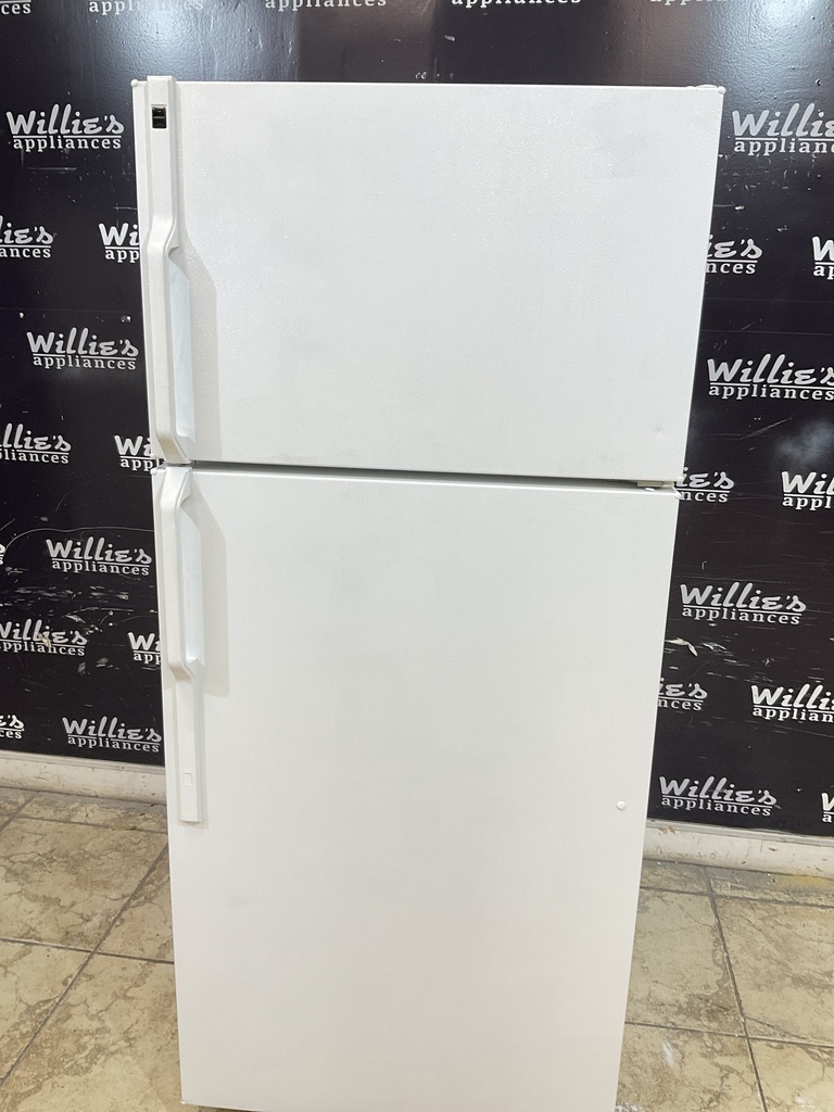 Hotpoint Used Refrigerator Top and Bottom 28x64 1/2” (White ) 