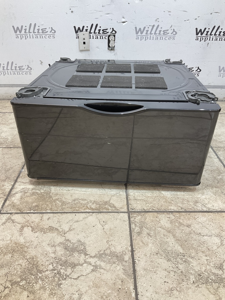 Samsung Used Pedestal (Brushed Black) 