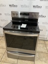 Whirlpool Used Electric Stove 220volts (40/50 AMP) 30inches {3 prong} (Stainless Steel)