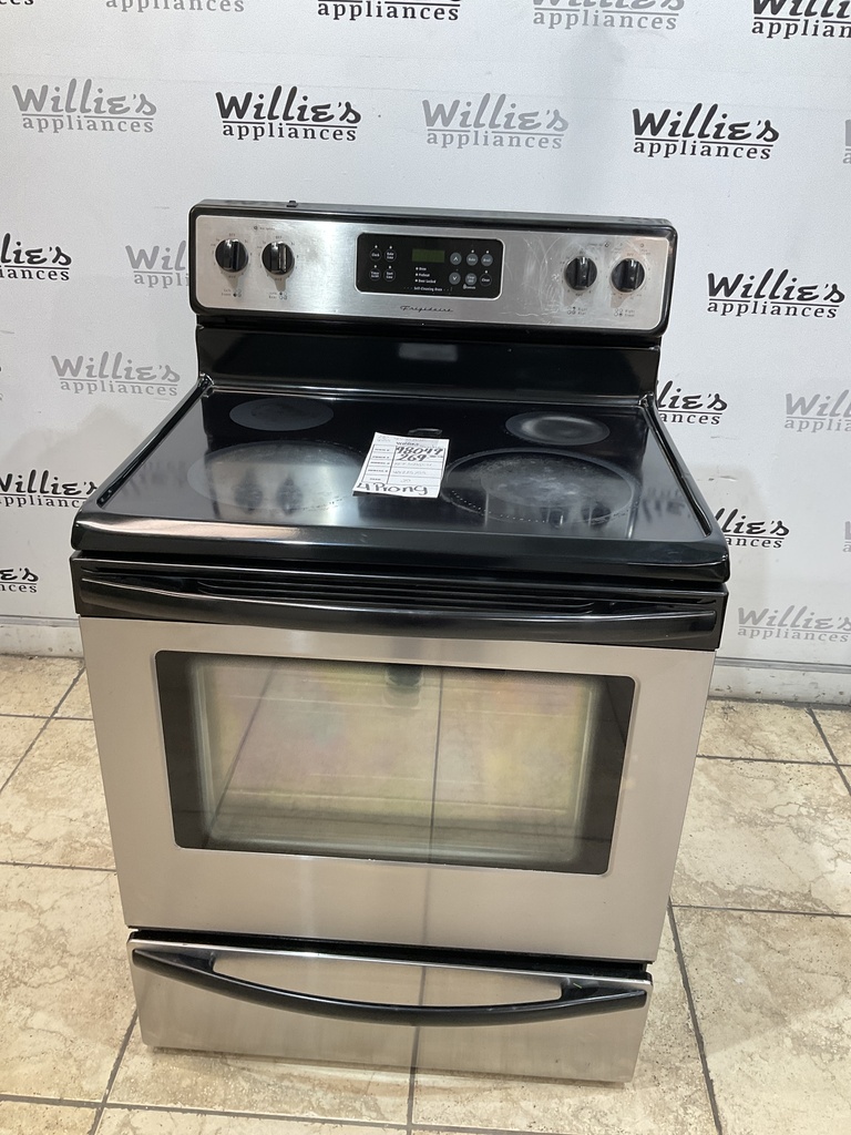 Frigidaire Used Electric Stove 220volts (40/50 AMP) 30inches {4 prong} 