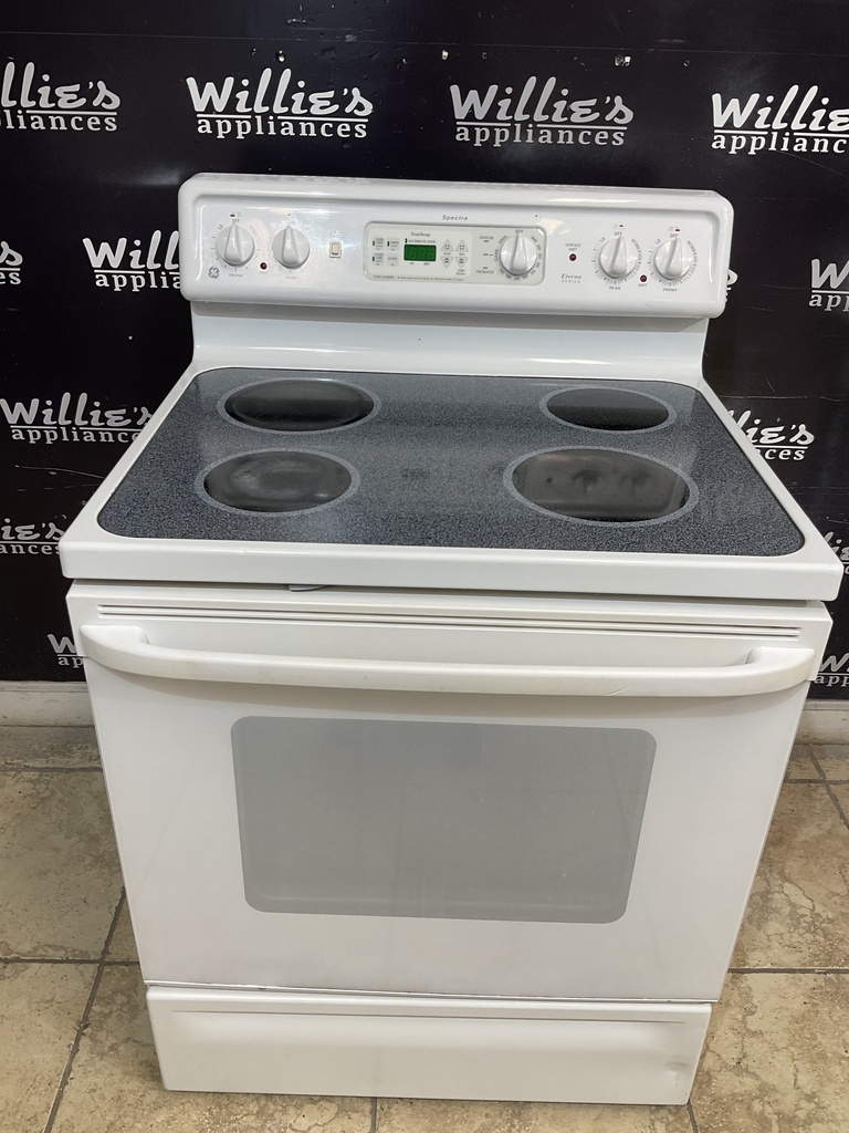Ge Used Electric Stove 220volts (40/50 AMP) 30inches {no cord} (White) 