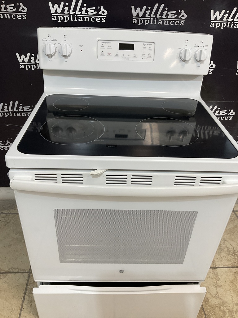 Ge Used Electric Stove 30inches {3 prong} (White)