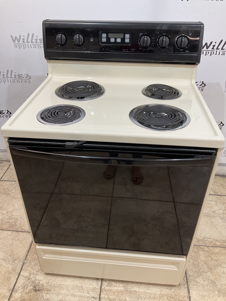 Amana Used Electric Stove 220volts (40/50 AMP) 30inches {4 prong} (Bisque/Balck) 