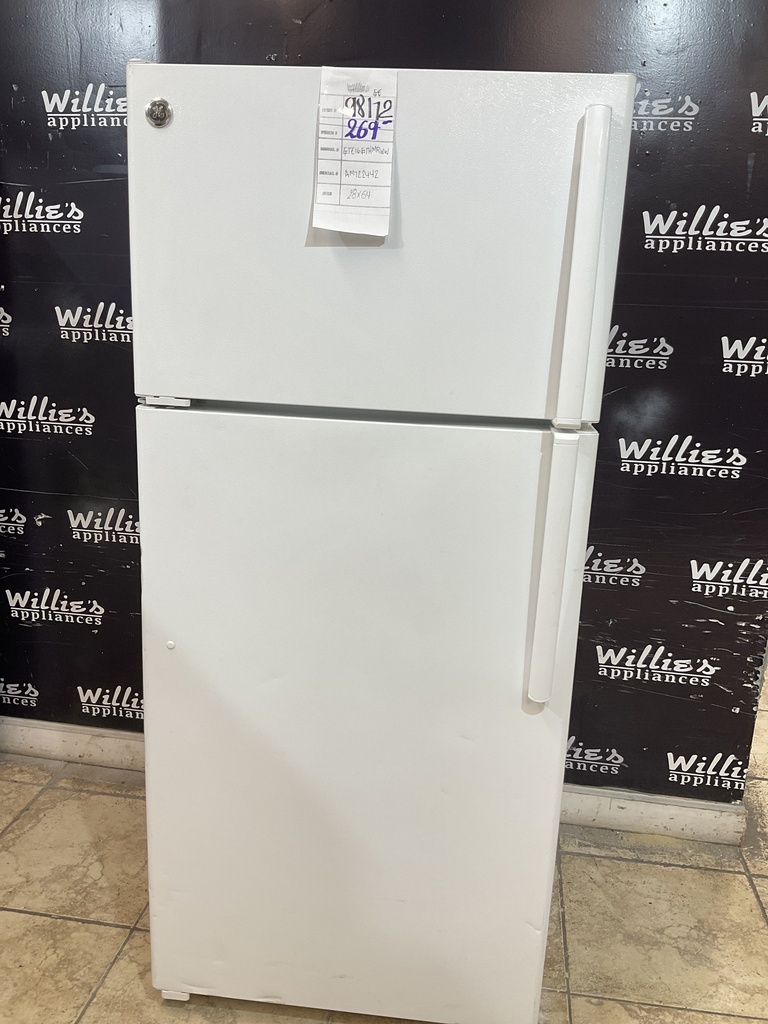 Ge Used Refrigerator Top and Bottom 28x64 (White)