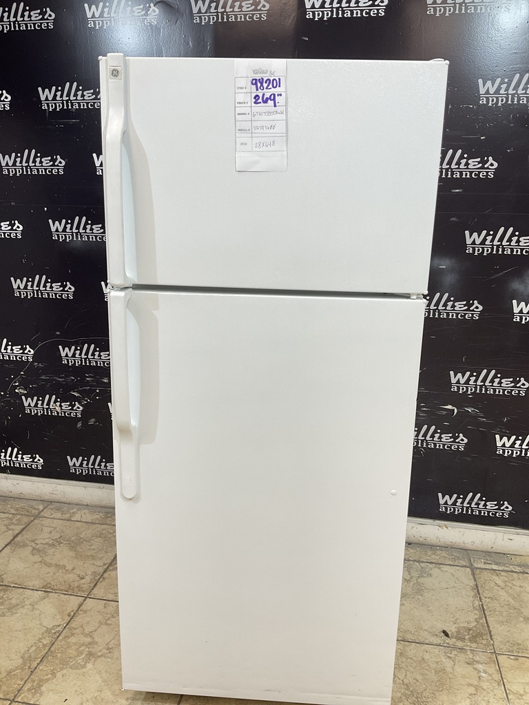 Ge Used Refrigerator Top and Bottom 28x64 1/2” (White)