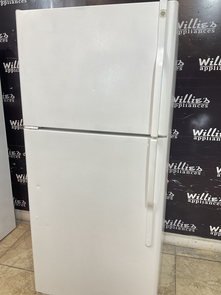 Ge Used Refrigerator Top and Bottom 30x66 1/2” (White)