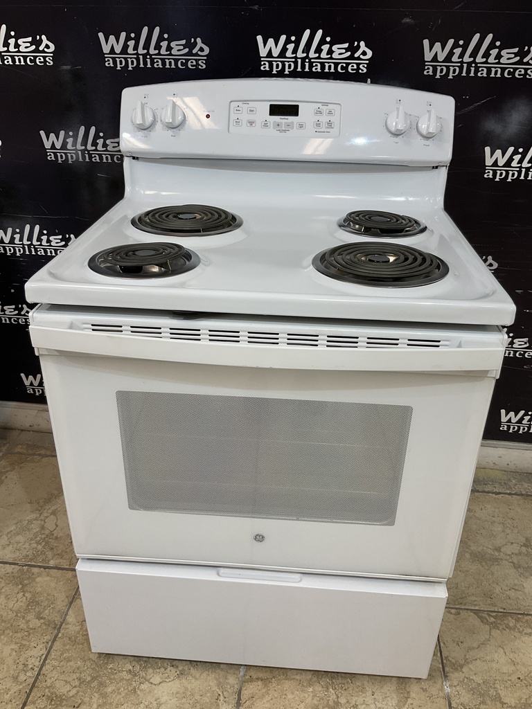 Ge Used Electric Stove 220volts (40/50 AMP) 30inches {no cord} (White)
