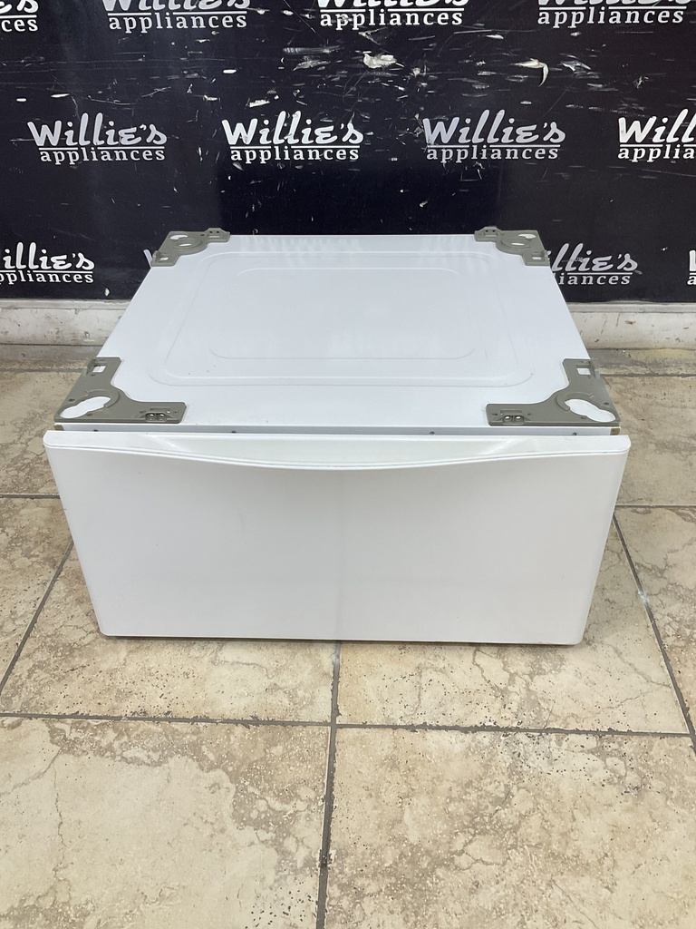 Lg Used Pedestal 27inches (White)
