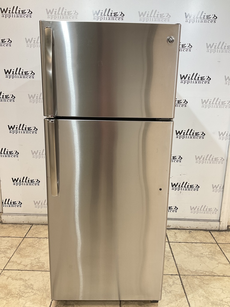 Ge Used Refrigerator Top and Bottom 28x66 1/2” (Stainless Steel) 
