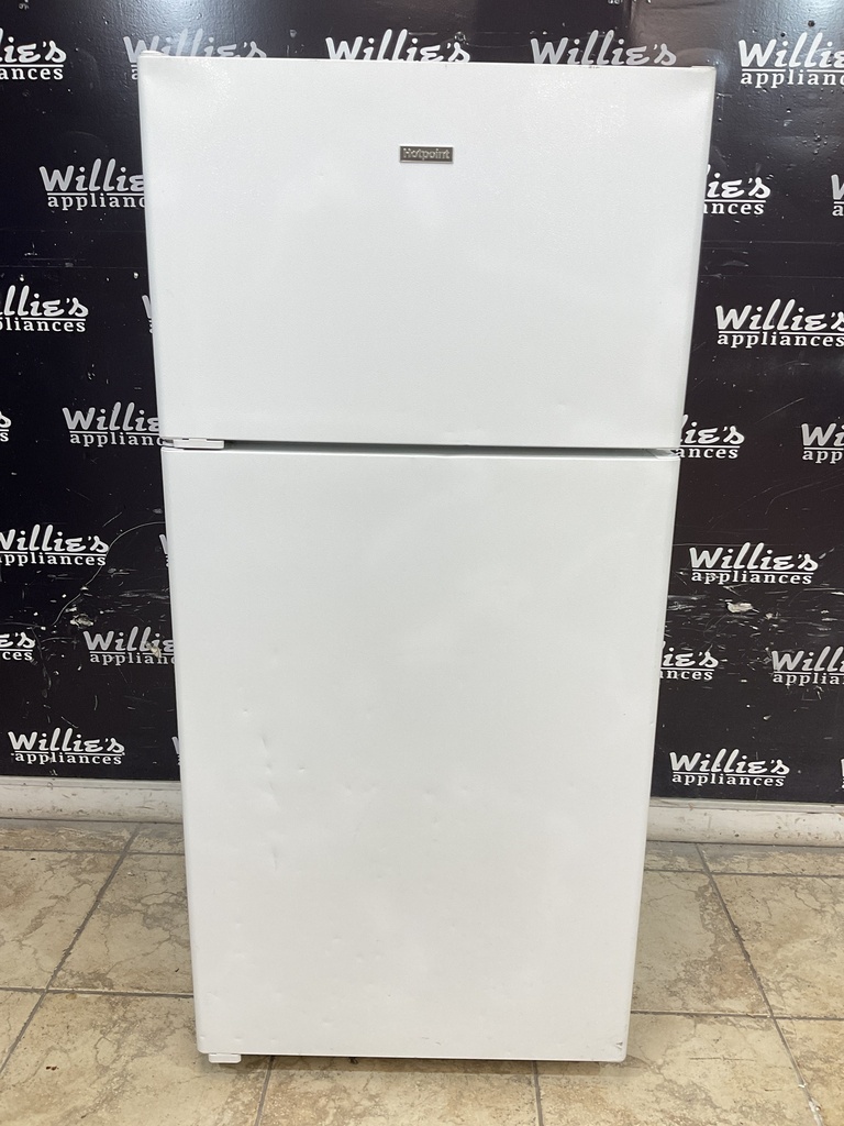 Hotpoint Used Refrigerator Top and Bottom 28x61 (White) 