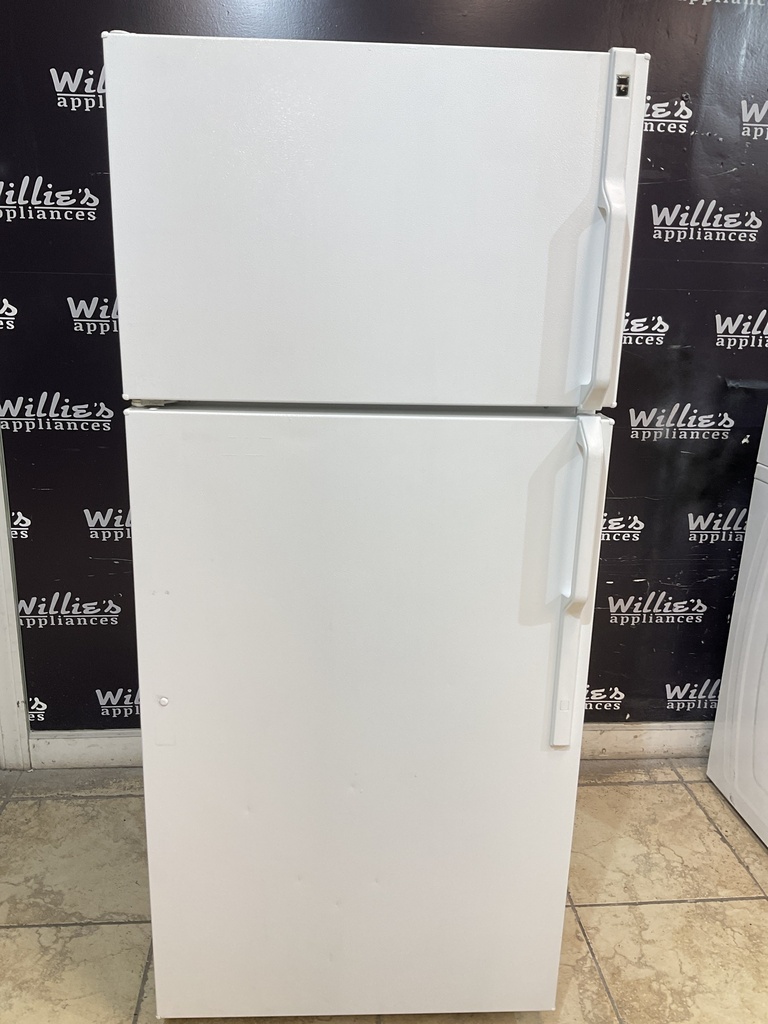 Hotpoint Used Refrigerator Top and Bottom 28x67 (White) 