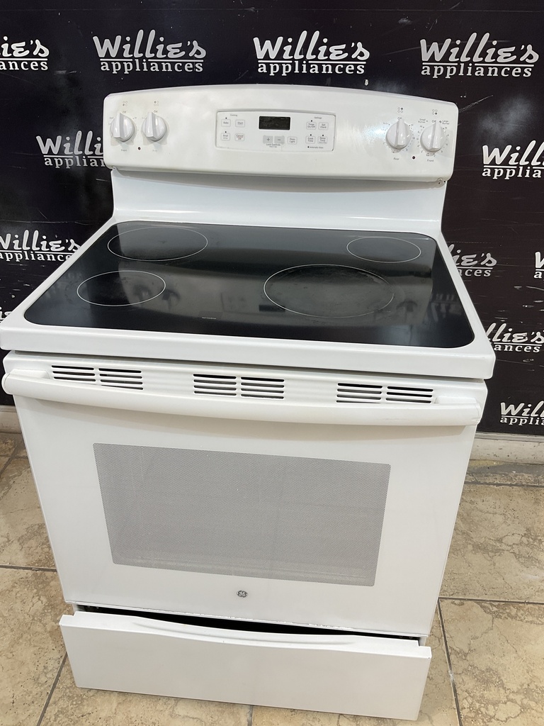 Ge Used Electric Stove 220volts (40/50 AMP) 30inches {4 prong} (White) 