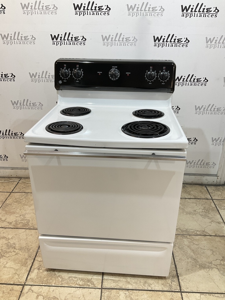 Ge Used Electric Stove 220volts (40/50 AMP) 30inches {no cord} (White/Black) 