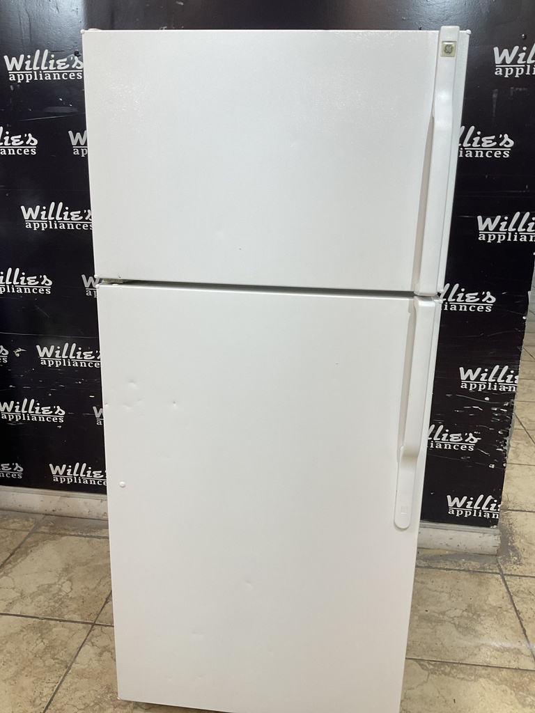 Ge Used Refrigerator Top and Bottom 28x64 1/2” (White) 