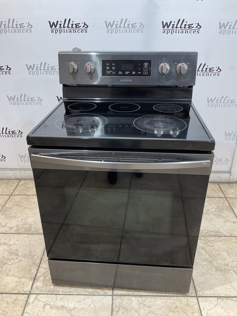 Samsung Used Electric Stove 220volts (40/50 AMP) 30inches {3 prong} (Black Stainless) 