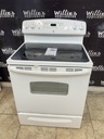 Ge Used Electric Stove 220volts (40/50 AMP) 30inches {3 prong} (White) 
