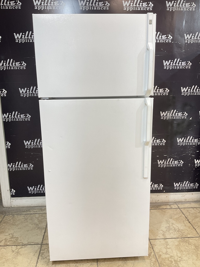 Ge Used Refrigerator Top and Bottom 28x67 (White) 