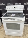 Ge Used Electric Stove 220volts (40/50 aMP) 30inches {3 prong} (White) 