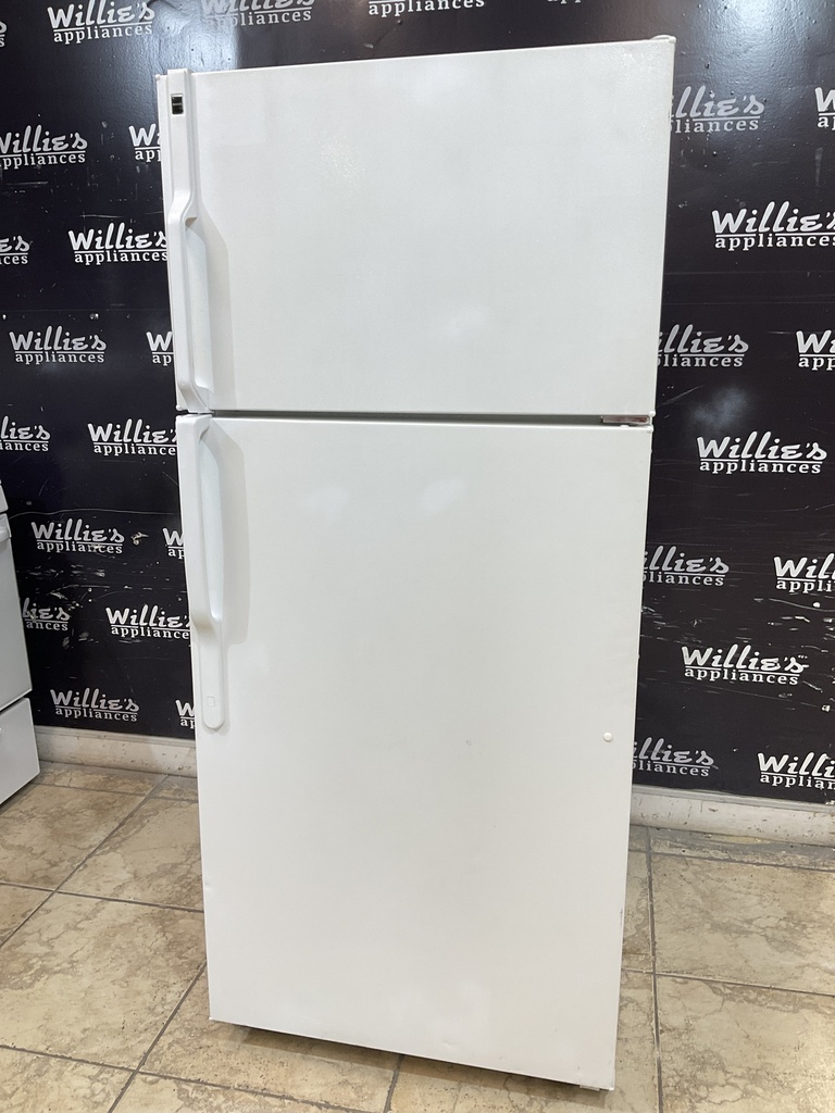 Hotpoint Used Refrigerator Top and Bottom 28x64 1/2” (White) 