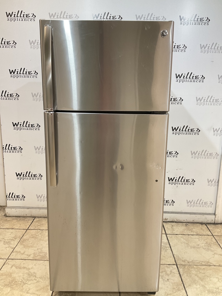 Ge Used Refrigerator Top and Bottom 28x66 1/2” (Stainless Steel) 