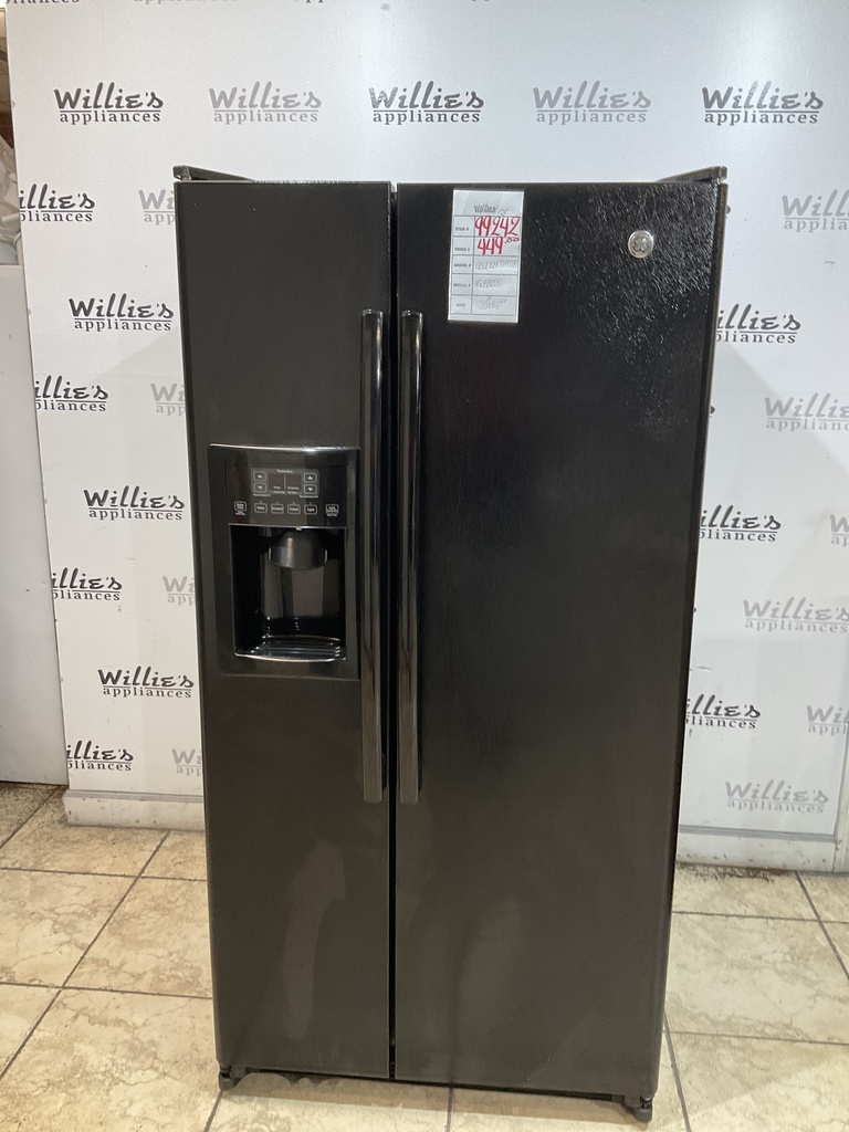 Ge Used Refrigerator Side by side 34x66 1/2” (Black)