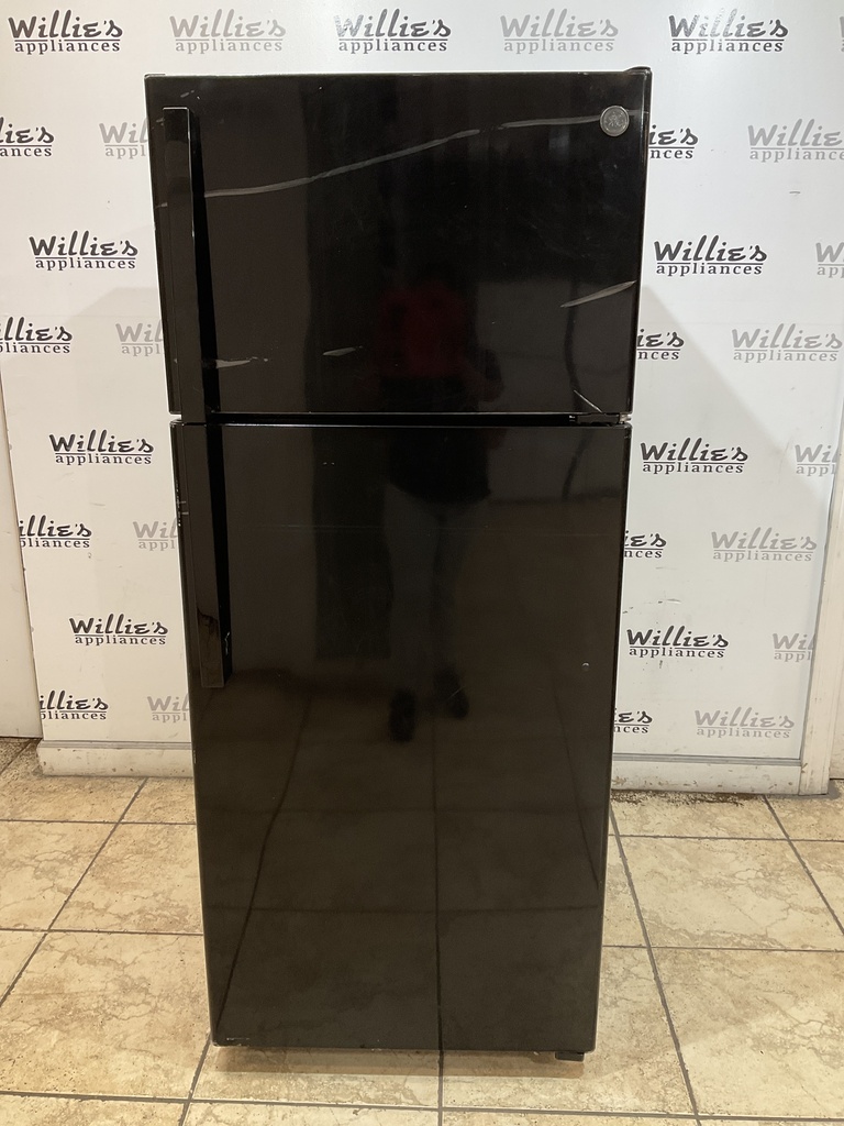 Ge Used Refrigerator Top and Bottom 28x66 1/2” (Black) 
