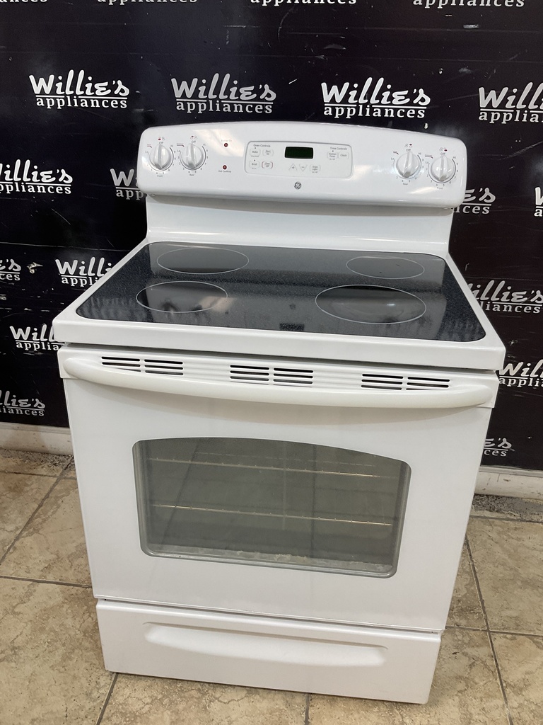 Ge Used Electric Stove 220volts (40/50 AMP) 30inches {no cord} (White) 