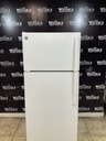 Ge Used Refrigerator Top and Bottom 28x67” (White) 