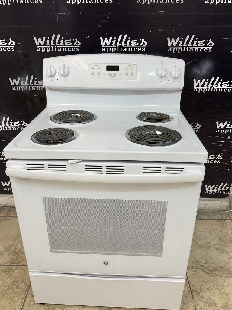 Ge Used Electric Stove Stove 220volts (40/50 AMP) 30inches {no cord} (White) 