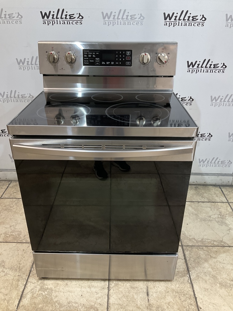 Samsung Used Electric Stove 220volts (40/50 AMP) 30inches {3 prong} (Stainless steel) 
