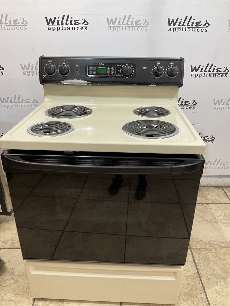 Ge Used Electric Stove 220volts (40/50 AMP) 30inches {no cord} (Bisque/Black) 